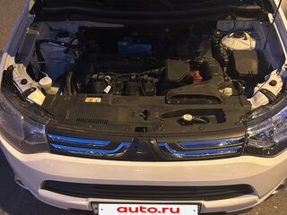 2013 Mitsubishi Outlander III, белый, 1399999 рублей, вид 5