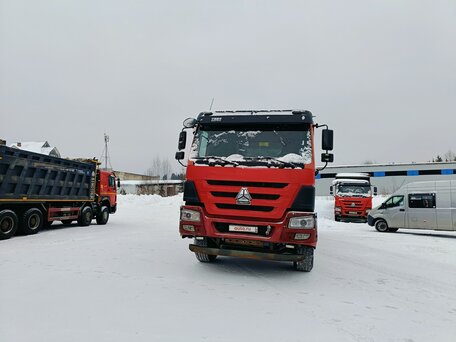 2022 Sinotruk Howo ZZ3407, красный, 6800000 рублей, вид 4