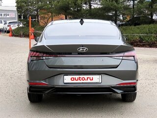 2022 Hyundai Avante VII, серебристый, 1600000 рублей, вид 4