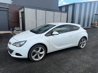 2013 Opel Astra GTC J Рестайлинг, белый, 859000 рублей, вид 2