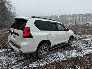 2018 Toyota Land Cruiser Prado 150 Series Рестайлинг 2, белый, 4550000 рублей, вид 2