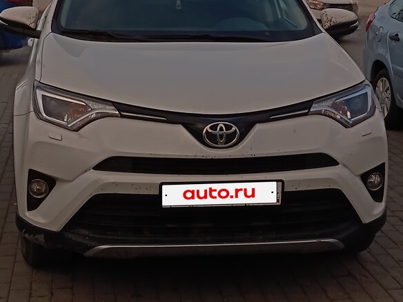 2017 Toyota RAV4 IV (XA40) Рестайлинг, белый, 2550000 рублей - вид 1