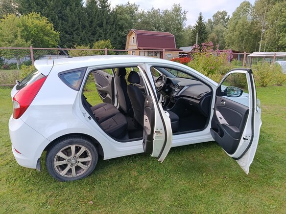 2014 Hyundai Solaris I Рестайлинг, белый, 820000 рублей - вид 20