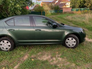 2020 Skoda Octavia III (A7) Рестайлинг, зелёный, 1800000 рублей, вид 4