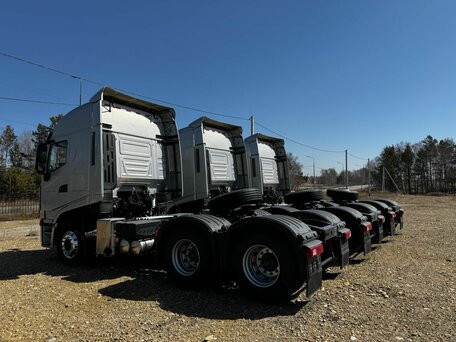 2023 IVECO-Hongyan 6x4 (CQ4256), серебристый, 9200000 рублей, вид 3
