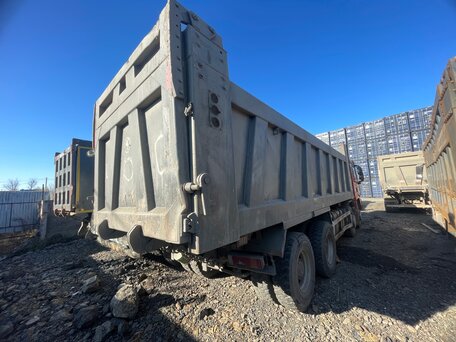 2024 Shacman (Shaanxi) SX3318, красный, 3448575 рублей, вид 3