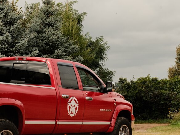 2005 Dodge RAM III (DR/DH), красный, 2650000 рублей - вид 7