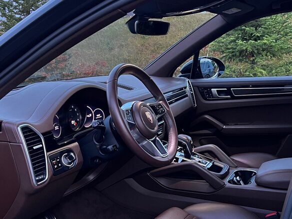 2018 Porsche Cayenne S III, серый, 7900000 рублей - вид 5