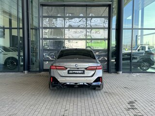 2025 BMW 5 серии 530i xDrive VIII (G60/G61/G68), серый, 8800000 рублей, вид 4