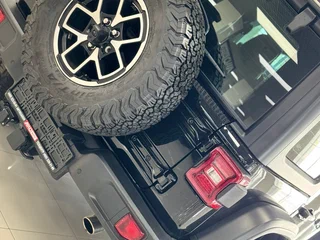 2023 Jeep Wrangler IV (JL) Рестайлинг, чёрный, 6990000 рублей, вид 3