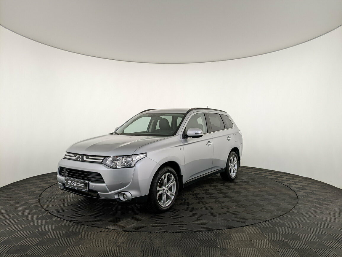 Открыть фотографии: Mitsubishi Outlander III