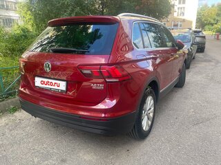 2017 Volkswagen Tiguan II, пурпурный, 2400000 рублей, вид 3