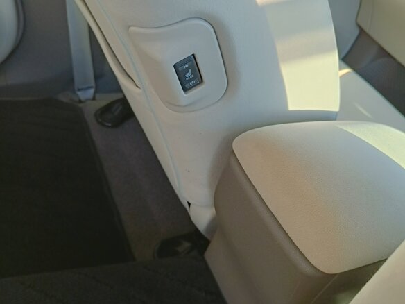 2013 Nissan Leaf (EM57) I (ZE0/AZE0), белый, 1280000 рублей - вид 22