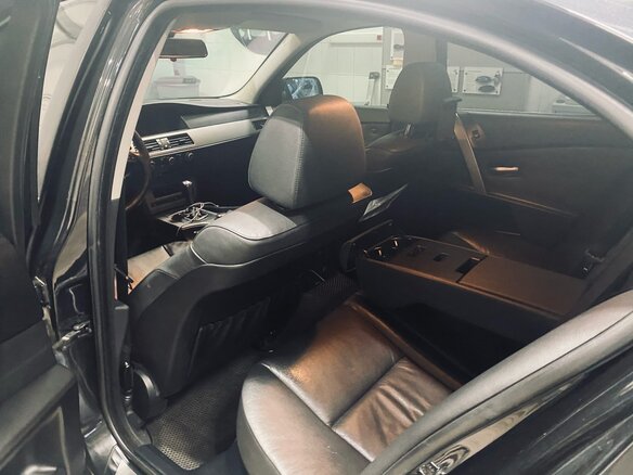 2006 BMW 5 серии 525xi V (E60/E61), чёрный - вид 13