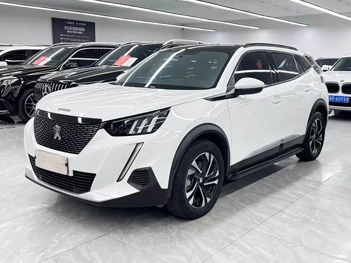 Открыть фотографии: Peugeot 2008 II
