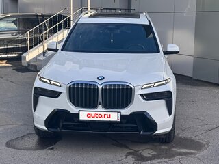 2022 BMW X7 40d I (G07) Рестайлинг, белый, 8950000 рублей, вид 4