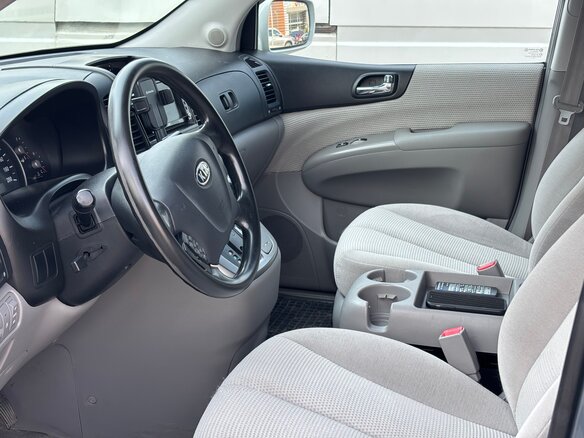 2006 Kia Carnival II, серый, 839000 рублей - вид 5
