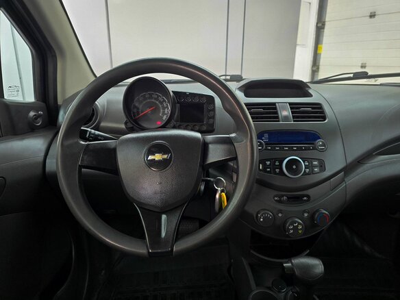 2013 Chevrolet Spark III, чёрный, 675000 рублей - вид 14