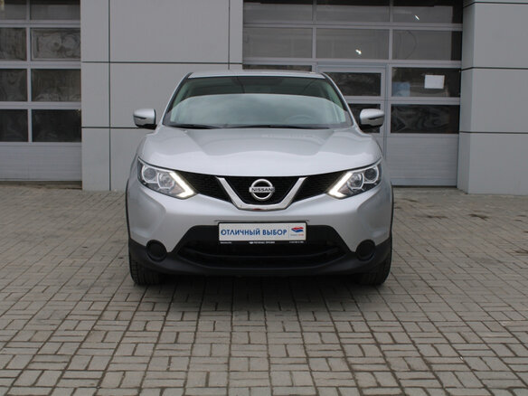 2017 Nissan Qashqai II, серебристый - вид 1