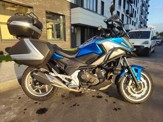 2017 Honda NC 750X, синий, 777000 рублей, вид 2