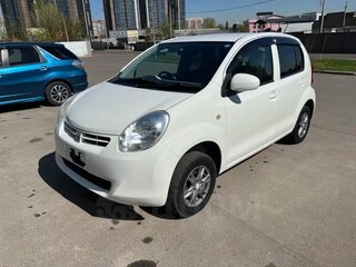 2010 Toyota Passo II (C30), белый, 555000 рублей, вид 1
