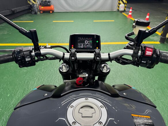 2021 Yamaha MT-09 (FZ-09), серый, 1150000 рублей - вид 12