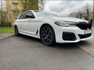 2020 BMW 5 серии 530d xDrive VII (G30/G31/G38) Рестайлинг, белый, 6000000 рублей, вид 4