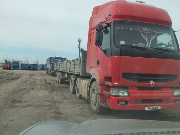 2001 Renault Premium, красный, 1750000 рублей - вид 3