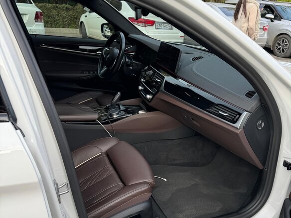 2022 BMW 5 серии 530i VII (G30/G31/G38) Рестайлинг, белый, 6500000 рублей - вид 4