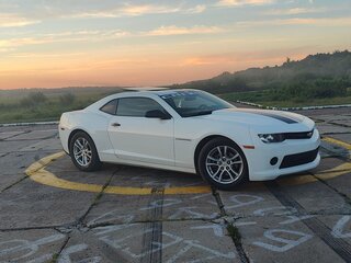 2014 Chevrolet Camaro V Рестайлинг, белый, 2800000 рублей, вид 1