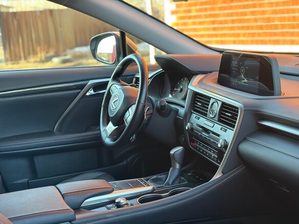 2022 Lexus RX 300 IV Рестайлинг, серебристый, 6490000 рублей - вид 12