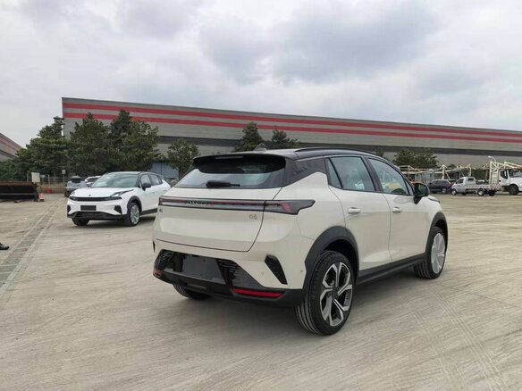 2026 Lynk & Co 06 I Рестайлинг, бежевый, 2327985 рублей - вид 6