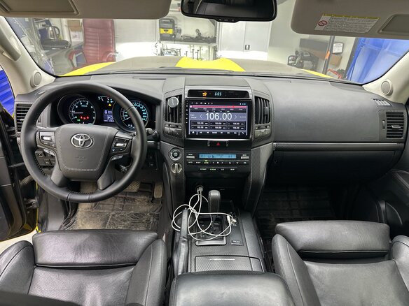 2008 Toyota Land Cruiser 200 Series, жёлтый - вид 19