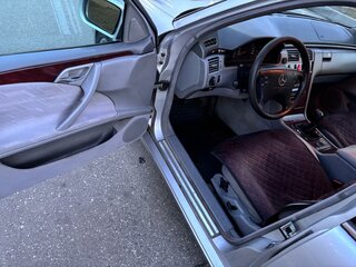 2001 Mercedes-Benz E-Класс 200 II (W210, S210) Рестайлинг, серебристый, 330000 рублей, вид 5