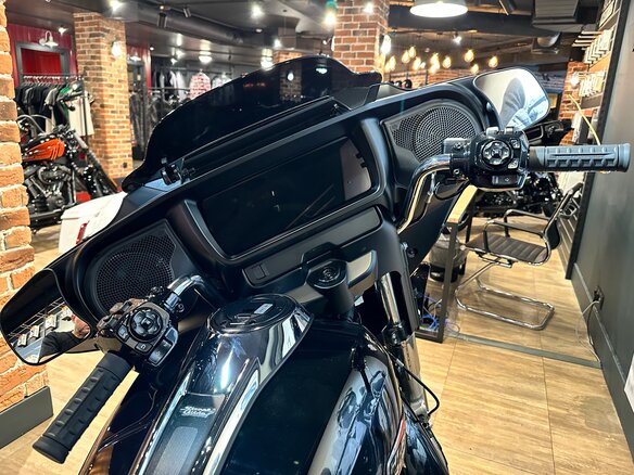 2024 Harley-Davidson Street Glide, чёрный, 3800000 рублей - вид 9