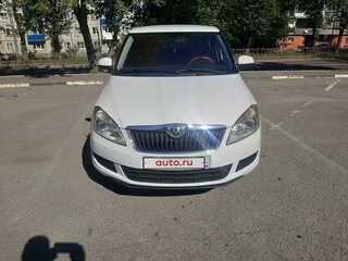 2011 Skoda Fabia II Рестайлинг, белый, 420000 рублей, вид 2