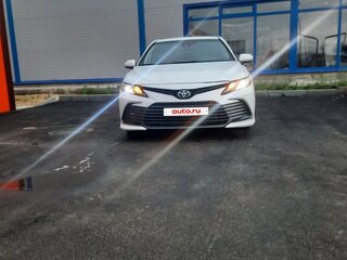 2021 Toyota Camry VIII (XV70), белый, 2700000 рублей, вид 2