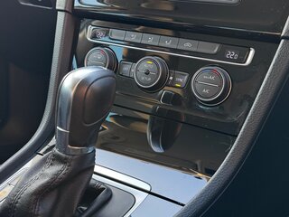 2013 Volkswagen Golf VII, серый, 1420000 рублей, вид 3