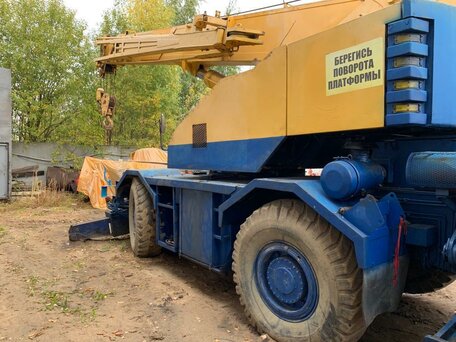 1991 Kobelco Колесные, жёлтый, 5500000 рублей, вид 4