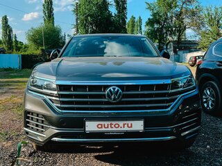 2019 Volkswagen Touareg III, серый, 5600000 рублей, вид 2
