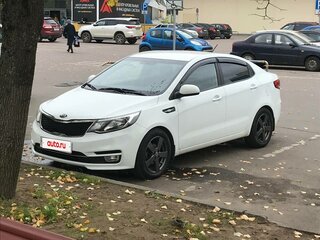 2015 Kia Rio III Рестайлинг, белый, 1070000 рублей, вид 2