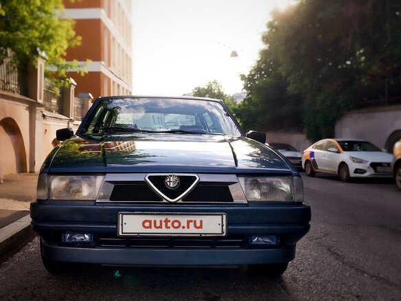 1987 Alfa Romeo 75 I, голубой
