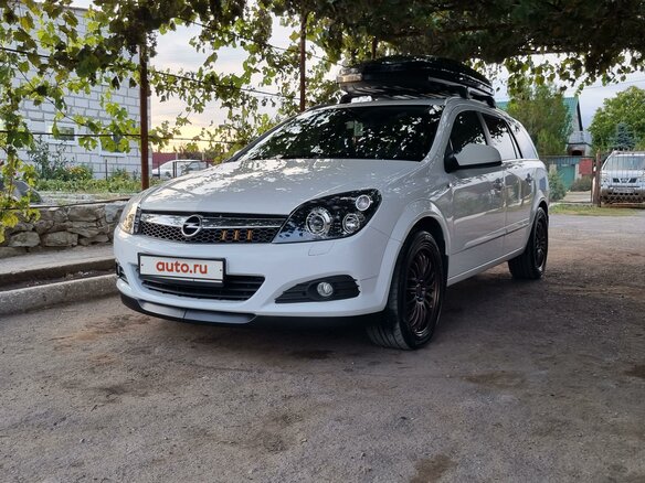 2013 Opel Astra H Рестайлинг, белый, 850000 рублей