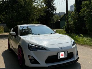 2013 Toyota GT86 I, белый, 2000000 рублей, вид 2