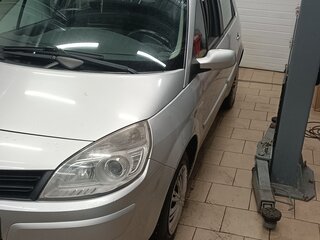 2008 Renault Scenic II Рестайлинг, серый, 730000 рублей, вид 3