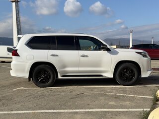 2016 Lexus LX 570 III Рестайлинг 2, белый, 9300000 рублей, вид 5
