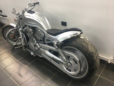 2003 Harley-Davidson V-Rod, серебристый, 1550000 рублей, вид 4