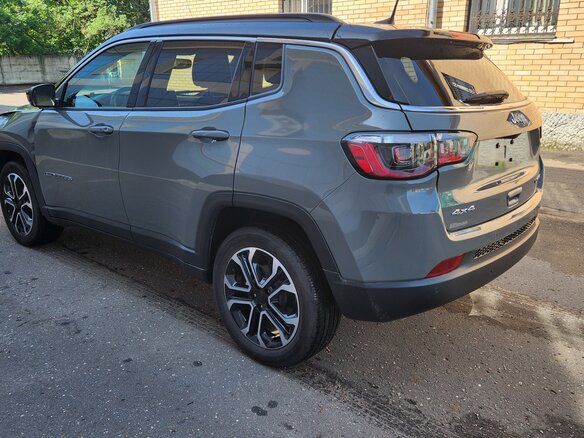 2024 Jeep Compass II Рестайлинг, коричневый, 3900000 рублей - вид 3