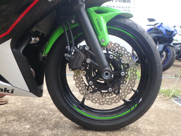 2022 Kawasaki Ninja 650, зелёный, 850000 рублей - вид 15