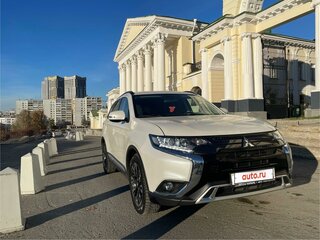 2021 Mitsubishi Outlander III Рестайлинг 3, белый, 3100000 рублей, вид 5